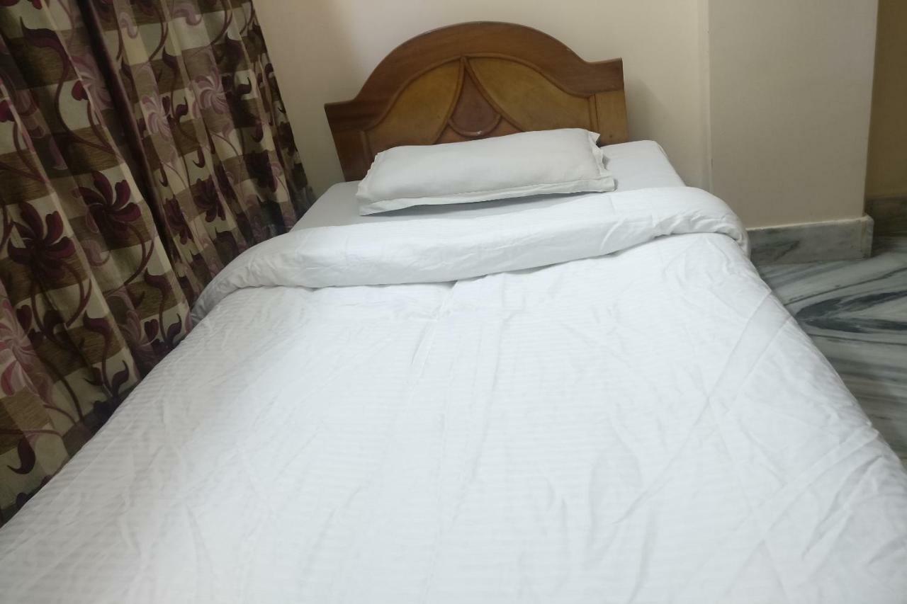 Spot On 37646 Hotel Centre Palace Silchar Zewnętrze zdjęcie